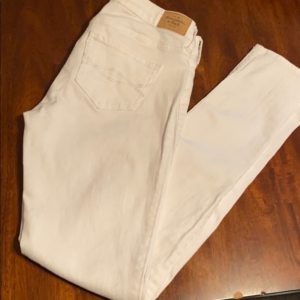 Abercrombie & Fitch White Skinny Jeans size 4R